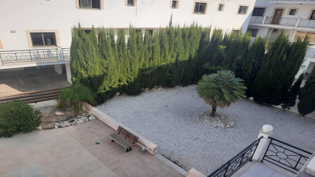 Paramount Gardens Resorts C202 Larnaca Exterior photo
